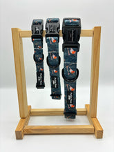 Load image into Gallery viewer, Rosy Robins Collar