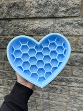 Load image into Gallery viewer, 2 in 1 Heart Honeycomb Slow Feeder & Lick Mat