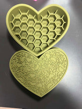 Load image into Gallery viewer, 2 in 1 Heart Honeycomb Slow Feeder &amp; Lick Mat
