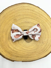 Load image into Gallery viewer, Yee Paww Bow Tie
