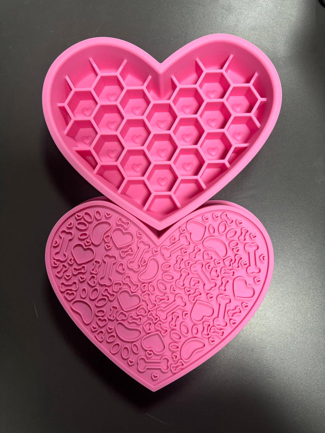 2 in 1 Heart Honeycomb Slow Feeder & Lick Mat